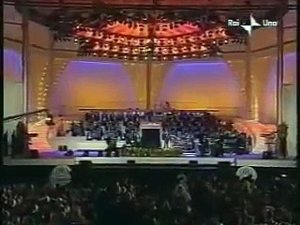 Perfect Day --- Lou Reed feat Luciano Pavarotti