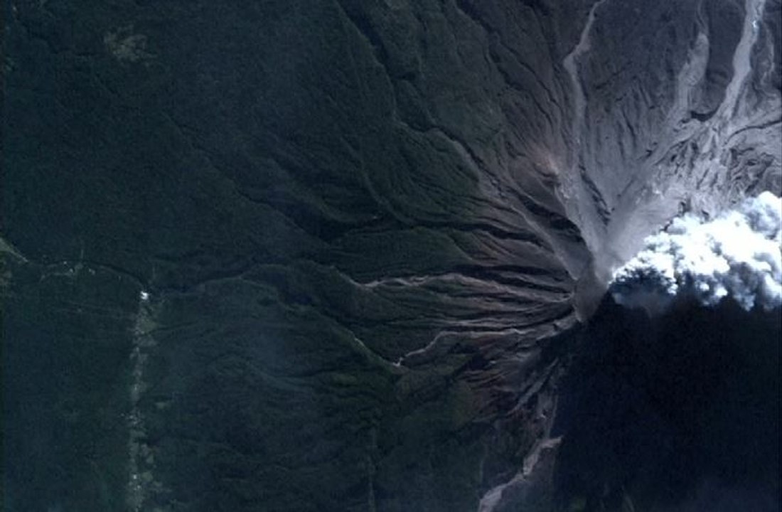 Chili : images aériennes du volcan Calbuco