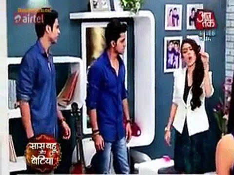 Saath Nibhana Saathiya 25th April 2015 Mein Meera Ne Kiya Tolu Molu Pe Jan Lewa Hamla