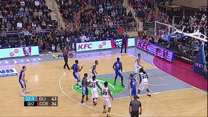 Le tir du milieu du terrain de Steven Gray au buzzer de la mi-temps
