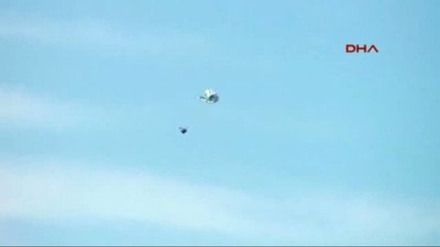 Fethiye Havada Paraşütü Kapanan Pilot Denize İndi