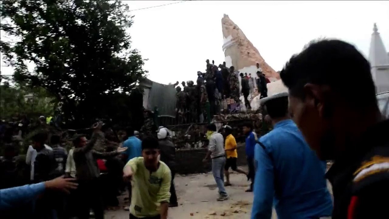 Hunderte Tote bei schwerem Erdbeben in Nepal befürchtet
