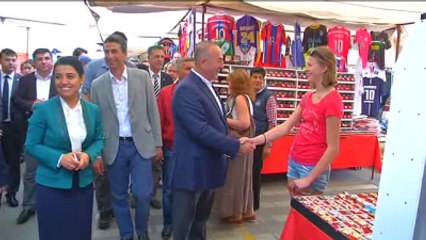 Çavuşoğlu, Pazar Esnafını Ziyaret Etti