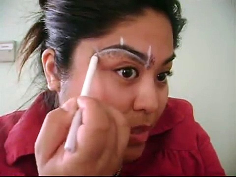 How To Shape & Fill In Your Eyebrows Tutorial