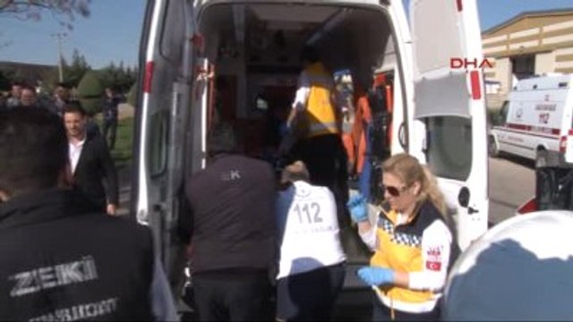 Gaziantep' Te İşçi Servisi ile Minibüs Çarpıştı 27 Yaralı