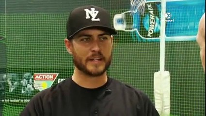 NZ baseball pitcher tries out cricket!