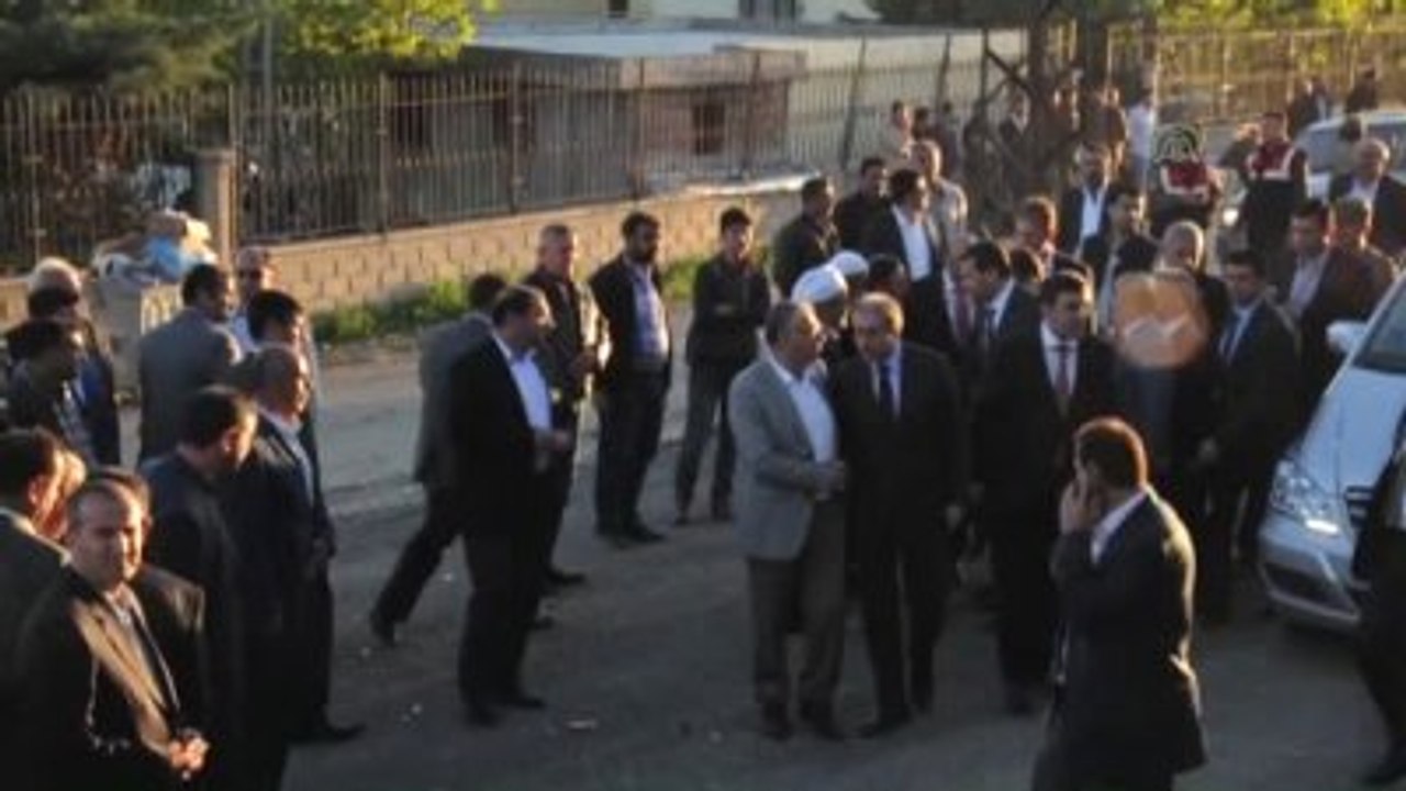 Bakanlar Eker ve Yılmaz'dan Taziye Ziyareti