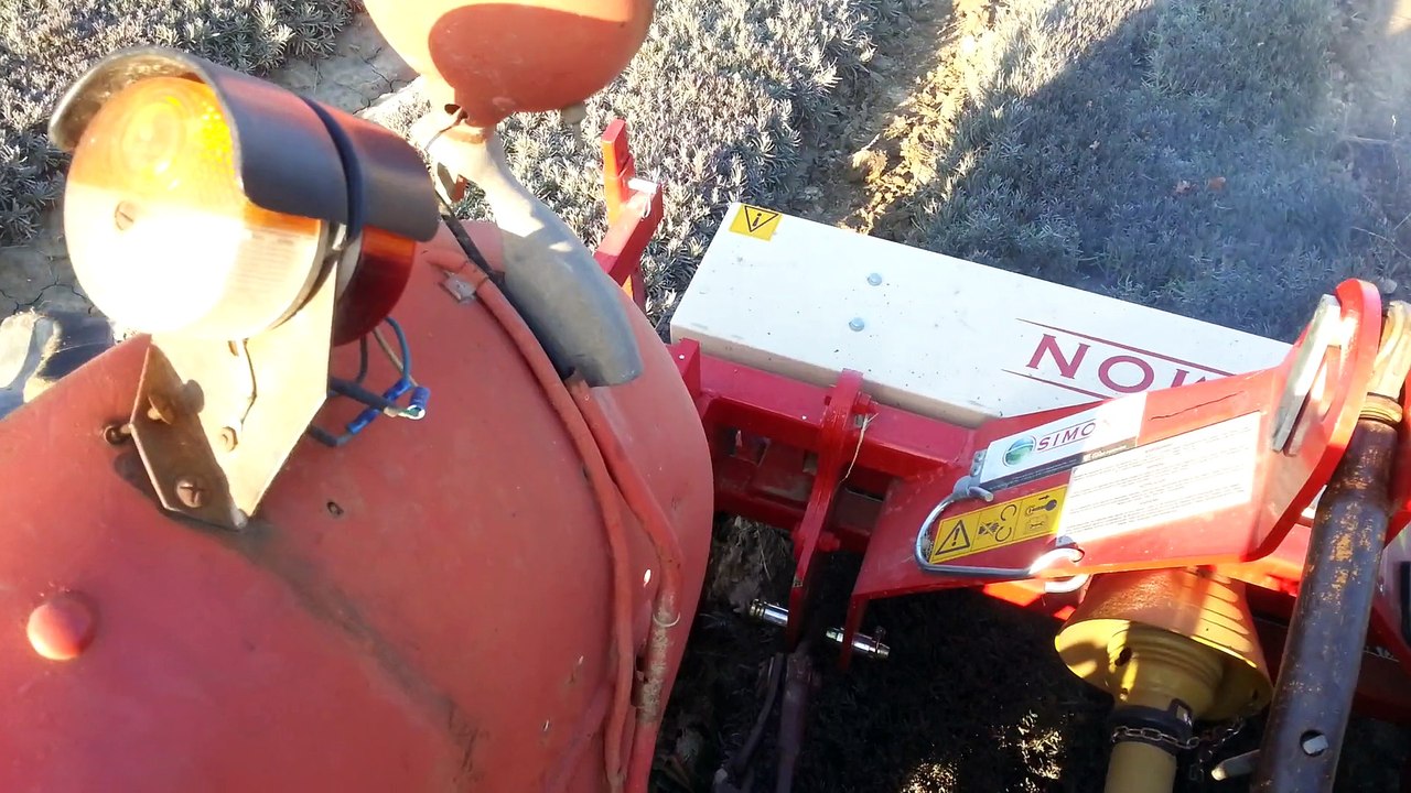 tracteur massey ferguson 65 mark2 +souleveuse simon