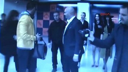 Oyuncu Tolgahan Sayışman'a Kosova'da Yoğun İlgi