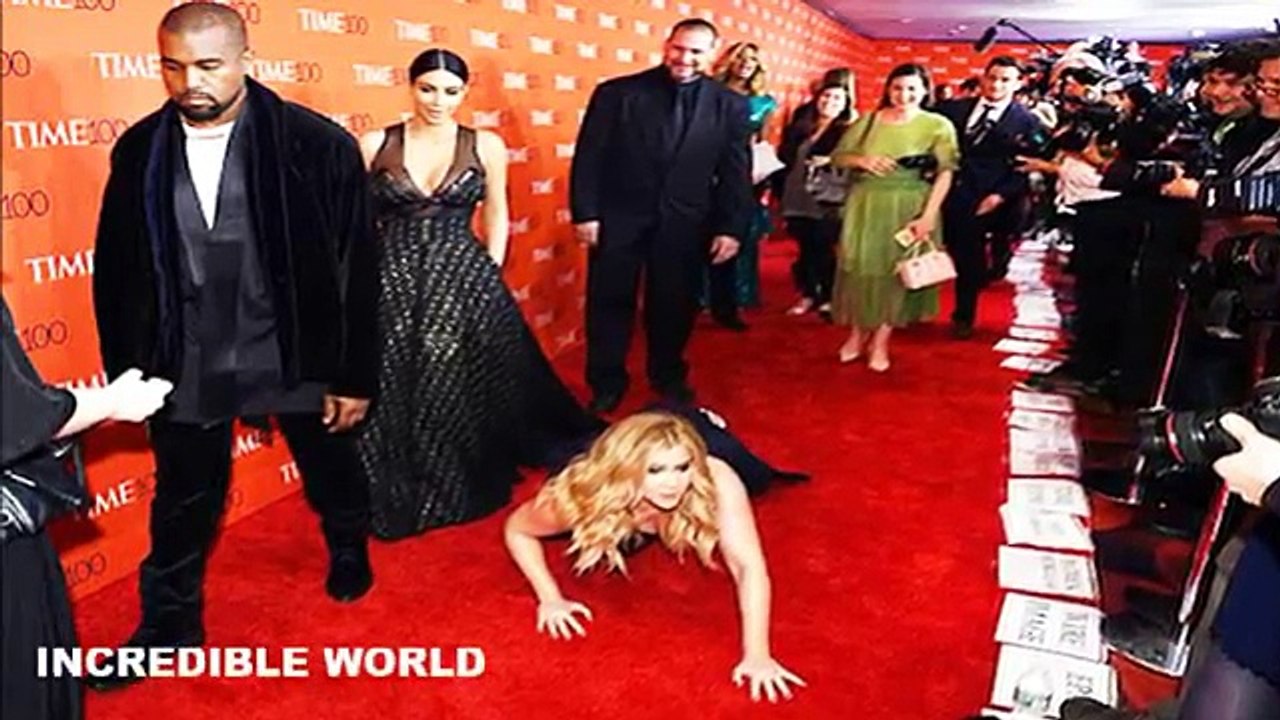 Amy Schumer PRANKS Kim Kardashian and Kanye West On The Red Carpet