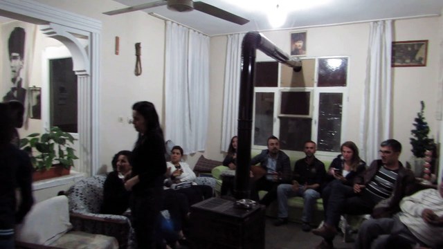 AMANOS KEŞİF MERKEZİNDE .. SAZLI SÖZLÜ ÇİĞ KÖFTELİ TOPLANDIK.