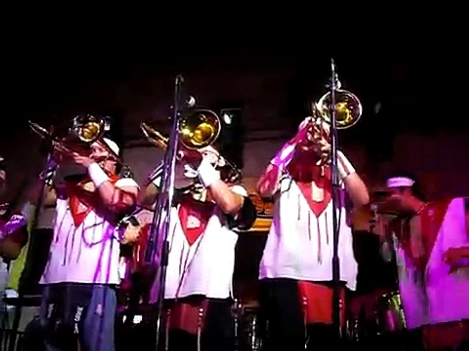 Cuisillos - Tu no Vales la Pena, Como Sufro y N...