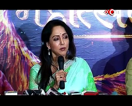Salman Khan Receives Hema Malini's Support For 'Hit and Run' Case - Bollywood News 26 April 2015 - GossipsCorner