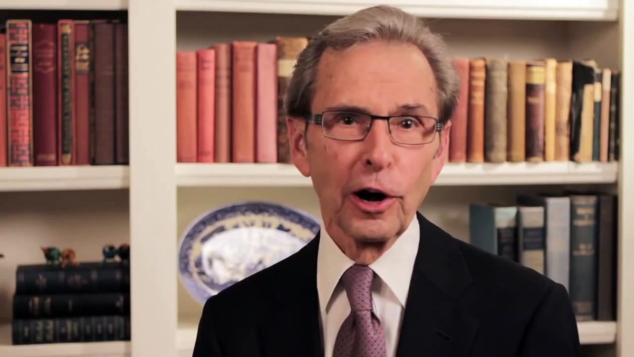 Cardiologist (Heart Doctor) explains Heart Anatomy