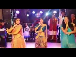 Baby Doll Men Sone Di BoomBastic Performance On Wedding - HD