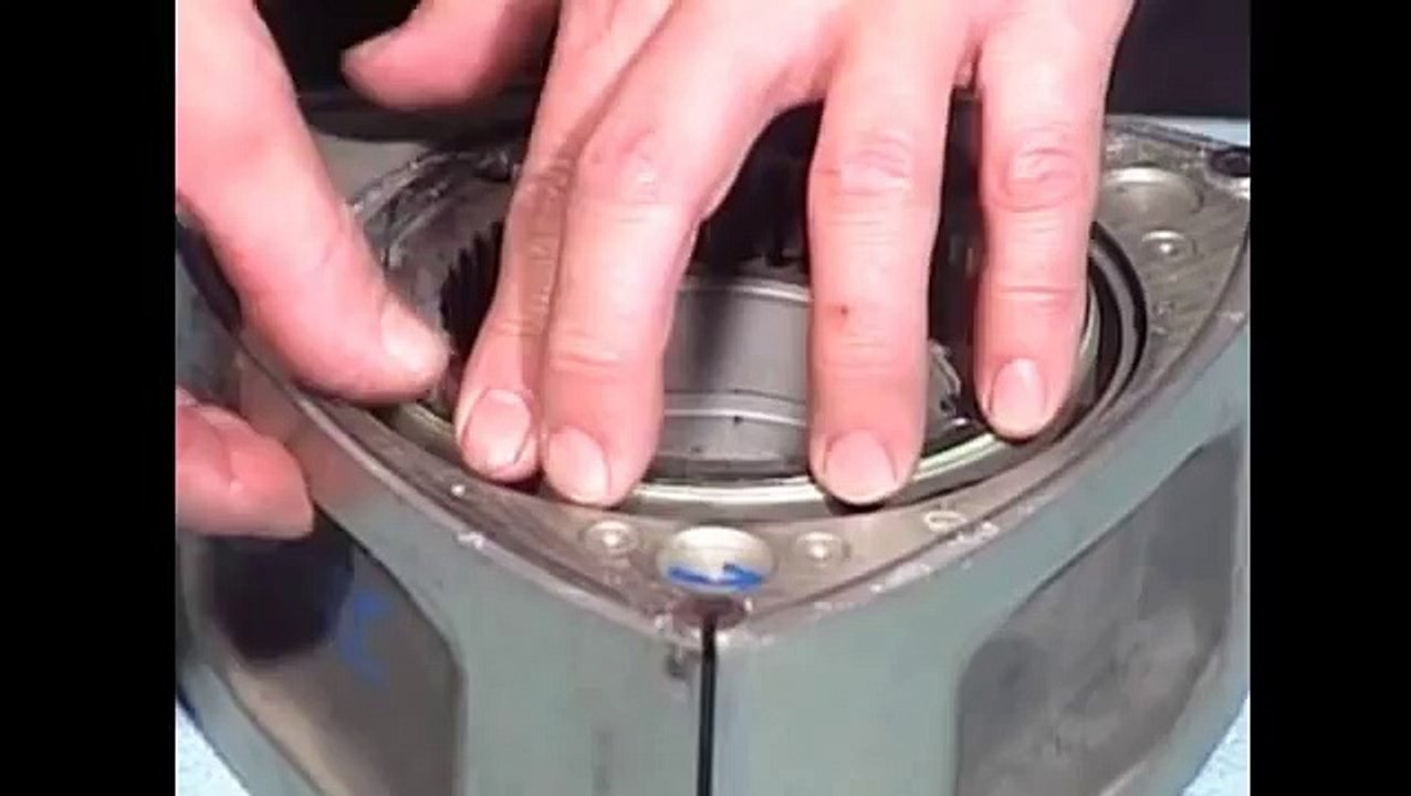 チューニング＆モディファイvol.2 RX-7 13BT　ロータリーエンジンの組み付け