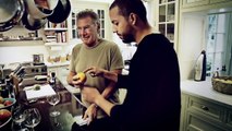 David Blaine fait un tour de magie à Harrison Ford 