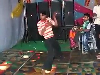 Funny Chicken Dance in Indian Wedding