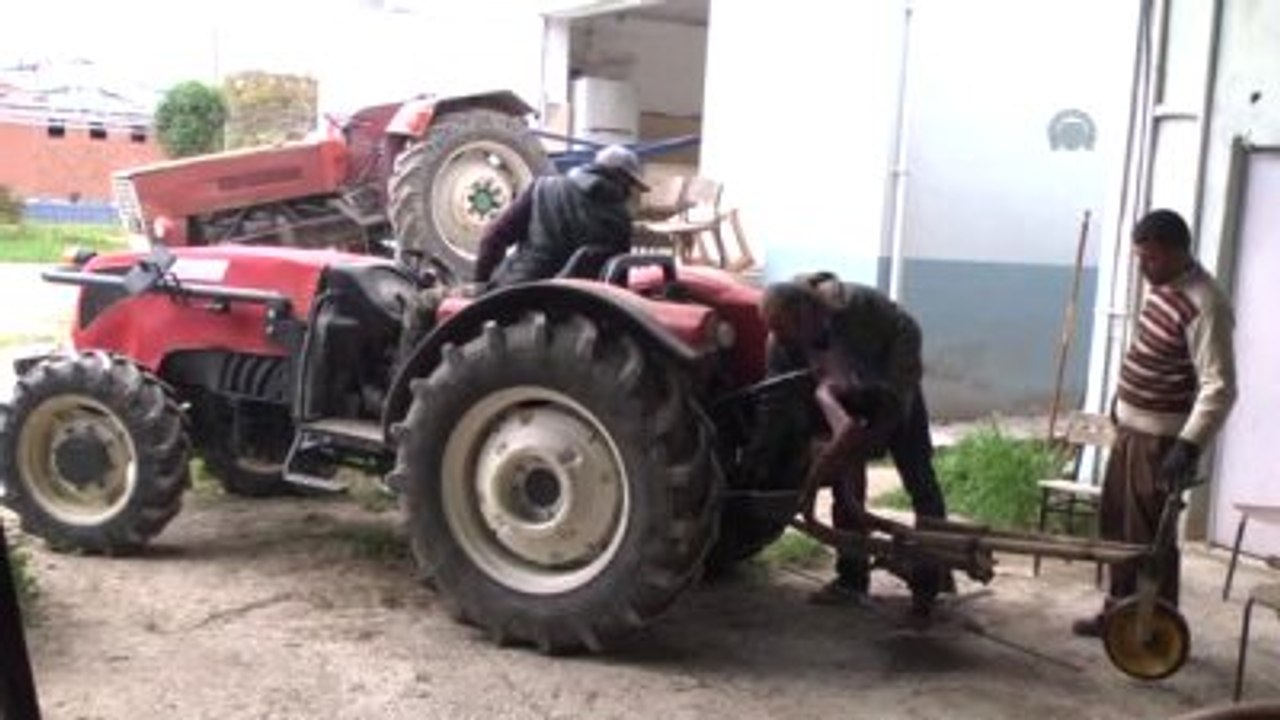 Atıl Malzemelerden Ot Biçme Makinesi Yaptılar