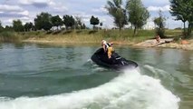 Un jetski avec un moteur de Suzuki Hayabusa