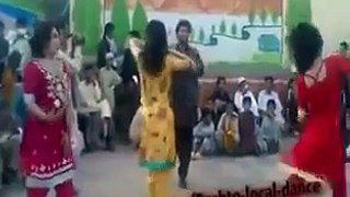 Swat Peshawar new Private Pashto Mujra party with Hot Mujra Dancer Girl mast dance on Road