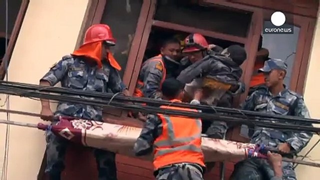 Число жертв землетрясения в Непале превысило 2 тысячи