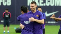 FC Barcelona training session: Vermaelen gets medical clearance