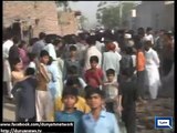 Dunya News - Locals beat up fake magician in Faisalabad for disrespecting graves