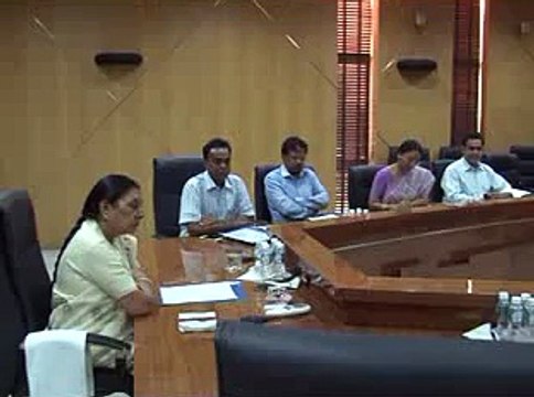 Gandhinagar Anandiben Patel reviews meeting about Nepal quake steps