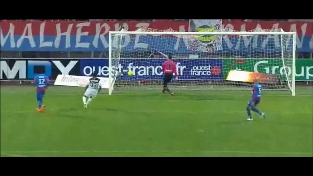 Claudio Beauvue scores a brilliant 40-yard lob for Guingamp vs Caen
