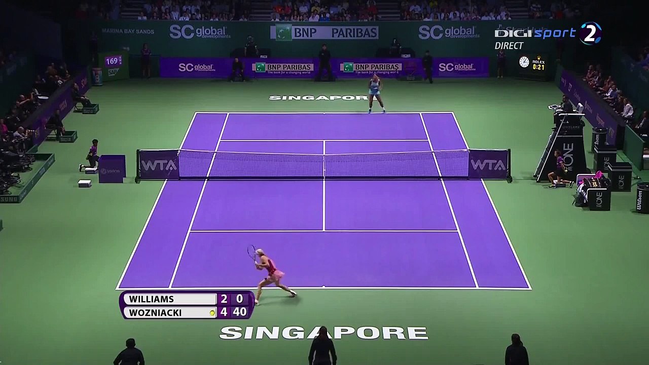 racket smash