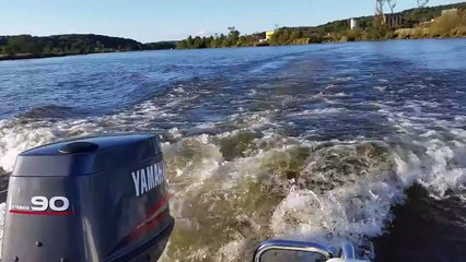Yamaha outboard power WOT 90 hp.1/2 ( wide open throttle )  2 stroke 3 cylinder