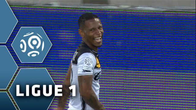 But Claudio BEAUVUE (49ème) / SM Caen - EA Guingamp (0-2) - (SMC - EAG) / 2014-15