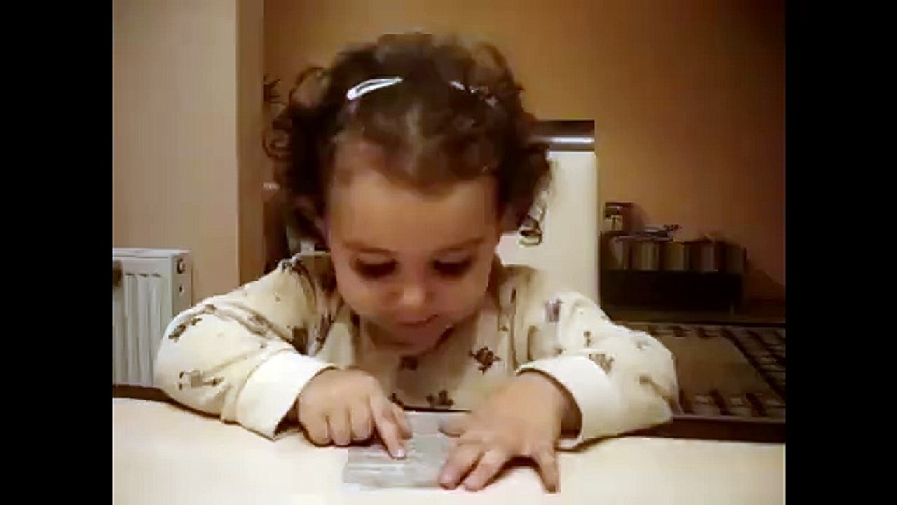 Kelime-i Şehadet okuyan çocuk