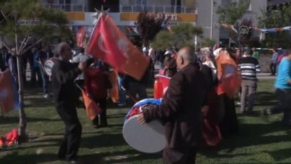 Bakan Eroğlu, Bayraklı'da Halka Seslendi