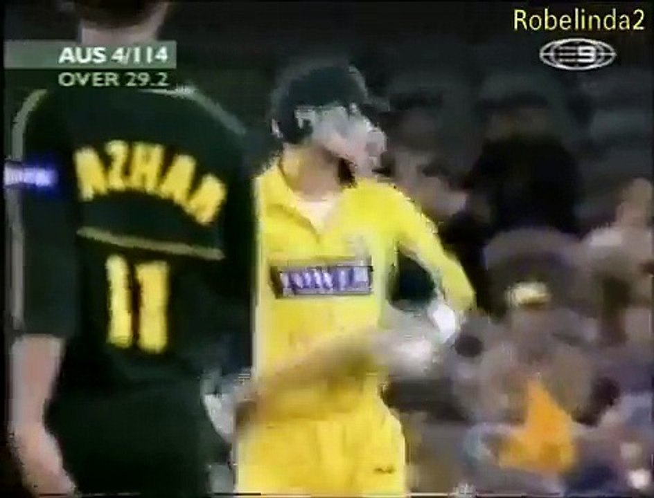 Pakistan Vs Australia   2002 Challenge Series DOCKLANDS   Look at the Pak line up