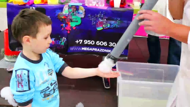 Шоу профессора Лялюшкина в Универмаге «Муравей» на пр. Ленина