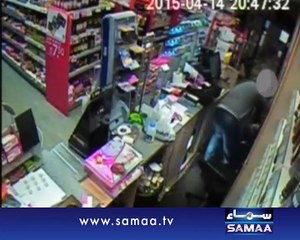 Unskilled robber gets good thrashing by shop owner