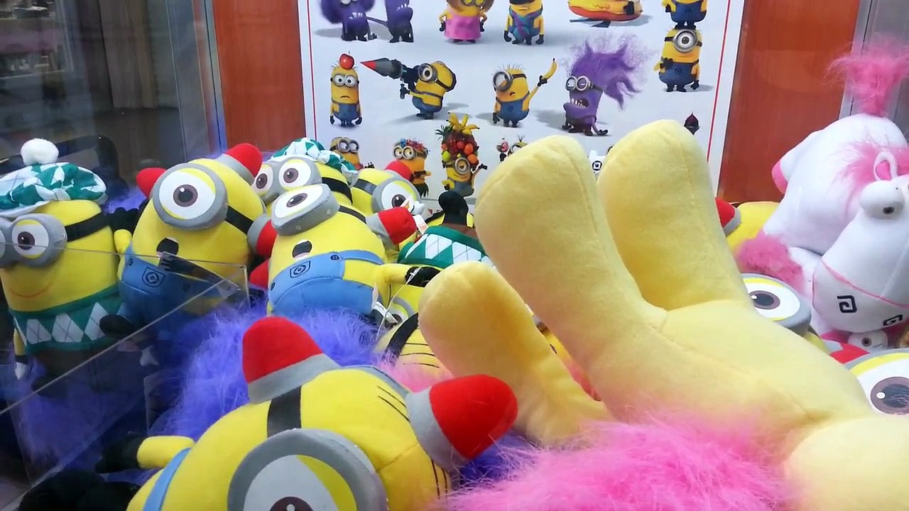 Playing Claw Machine - Despicable Me Toys - Unicorn Win!!!