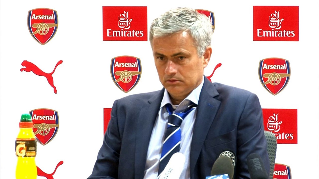 Mourinho trolls Arsenal over "boring" chants