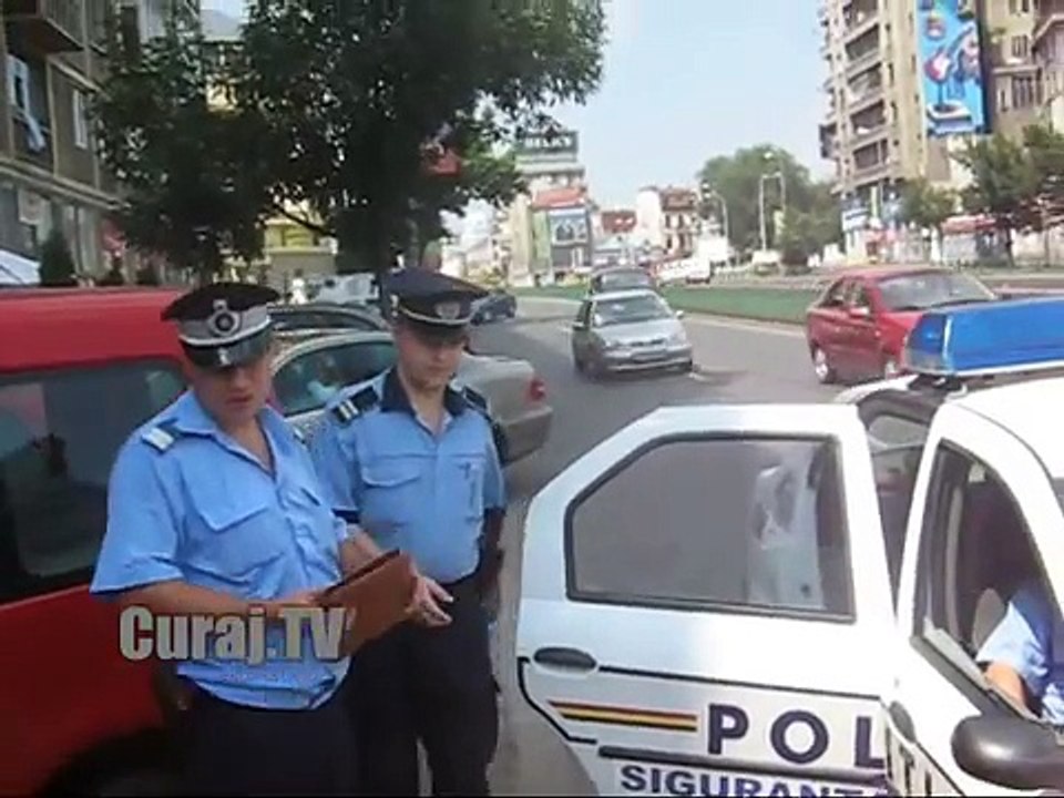 Curaj.TV - Politia din Bucuresti interzice filmarea in spatiul public