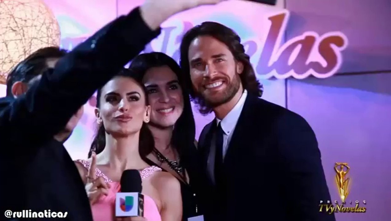 Sebastián Rulli y Angelique Boyer  Backstage #PremiosTvyNovelas2015 #Univision