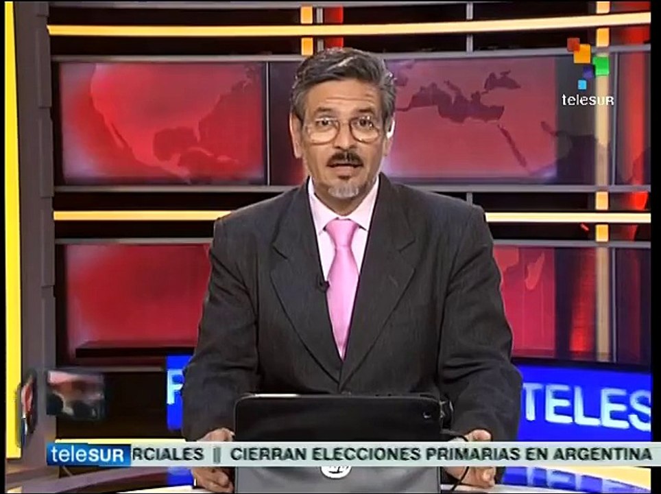 Fuerzas armadas chilenas ayudan a remover cenizas del Calbuco