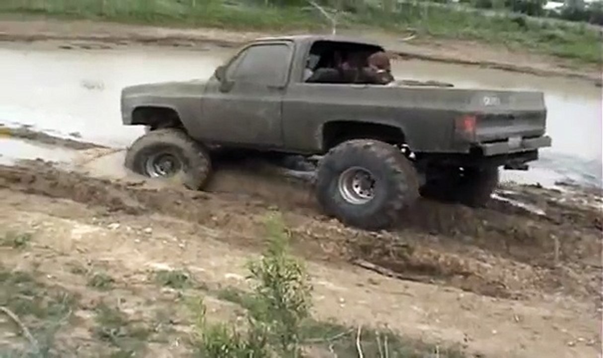 TEXAS MUDDIN Chevy 4x4 k5 blazer SKULL CRUSHER