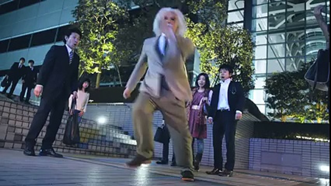 Einstein spotted dancing like crazy in Tokyo