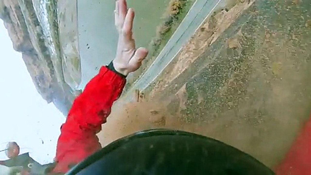 Sa descente en base jump va lui coûter très cher...