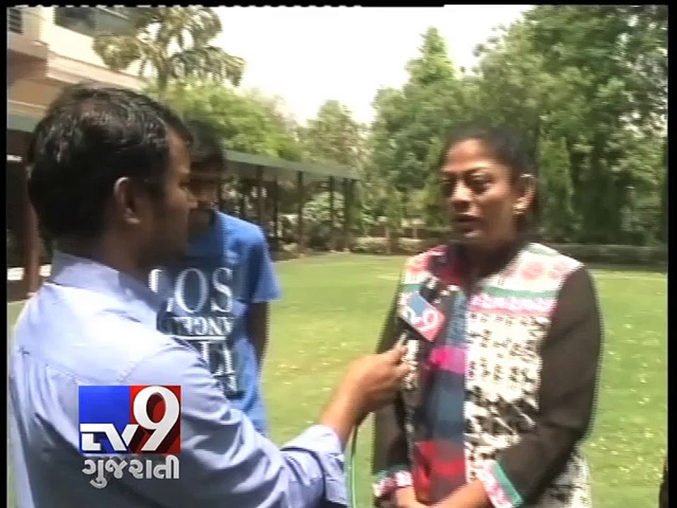 Nepal Quake: Many Gujaratis return home SAFE from quake-hit Nepal - Tv9 Gujarati