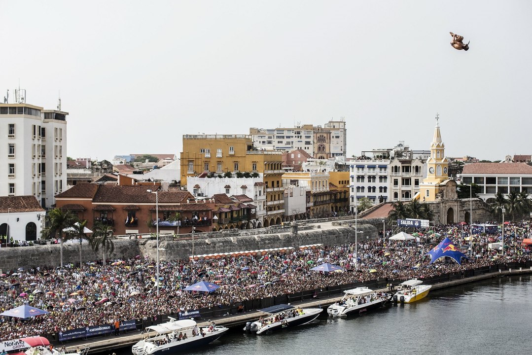 Red Bull Cliff Diving World Series 2015 - Action Clip - Cartagena, Colombia