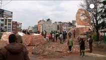 نيبال: عدد ضحايا الزلزال وصل إلى 3218 قتيل ، و أكثر من 6500 جريح