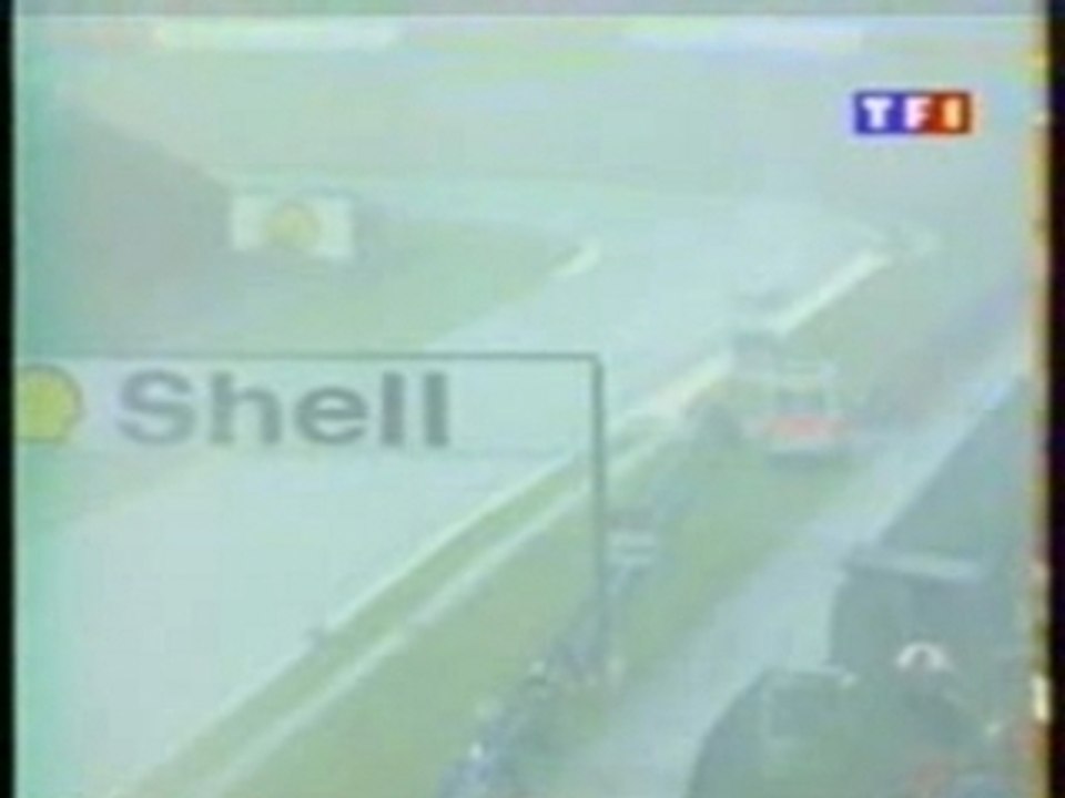 Schumi sur 3 roues et enerver